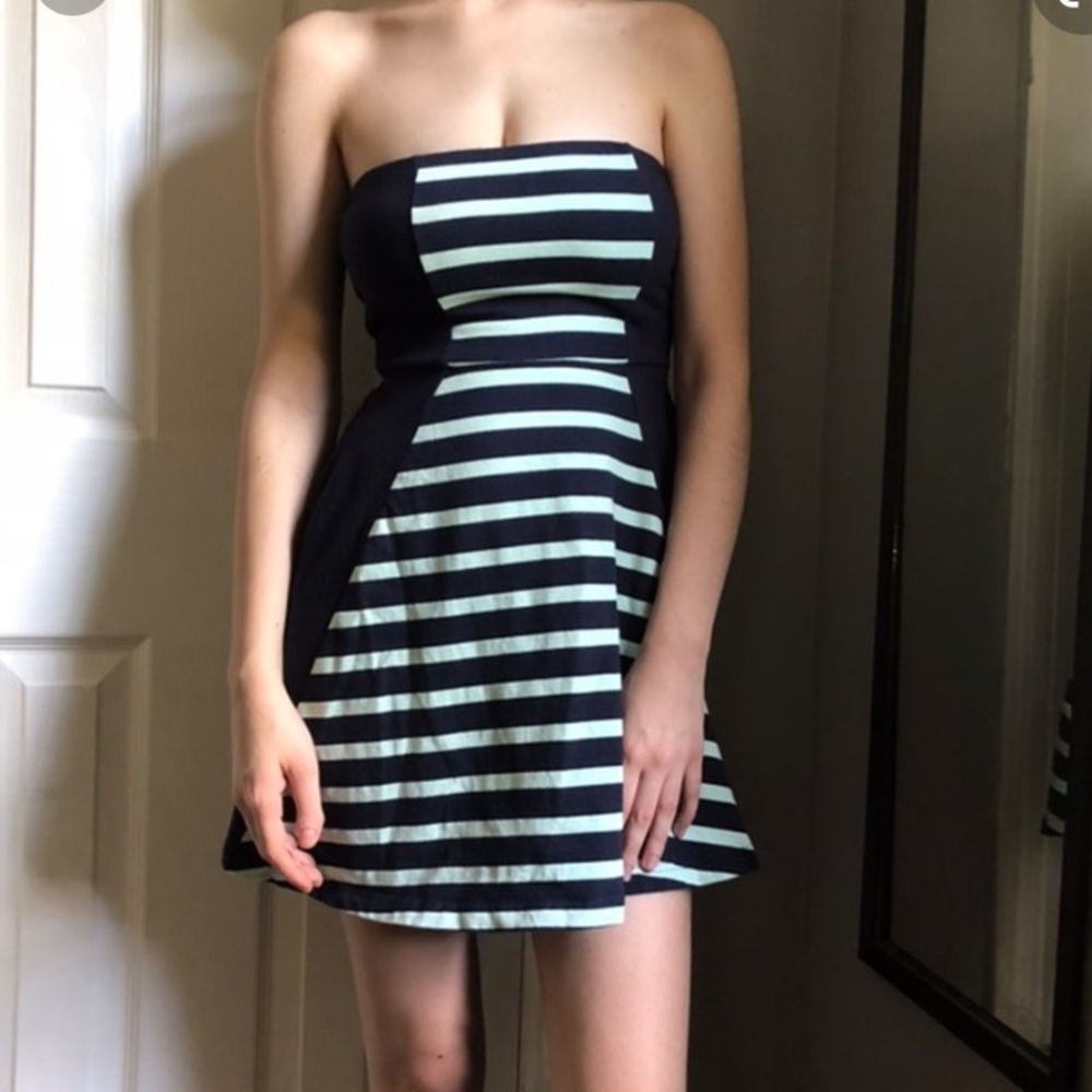 Express strapless striped XS skater dress